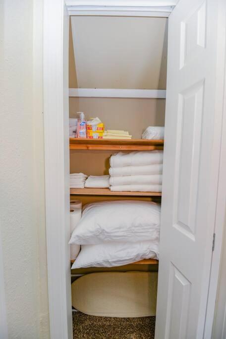 2 Bedroom Apartment Near Ndsu And Downtown ฟาร์โก ภายนอก รูปภาพ